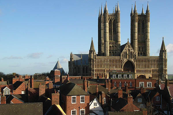 Lincoln Escorts worshipping in Lincoln Cathedral